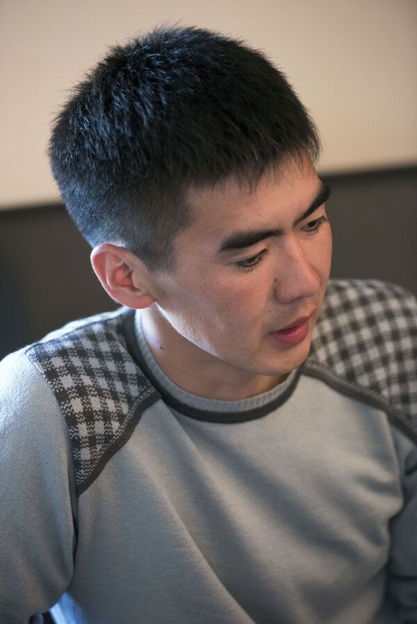 Интервью с 23-летним кыргызстанцем из Ат-Баши Элдияром Абдымаликовым Интервью с 23-летним кыргызстанцем из Ат-Баши Элдияром Абдымаликовым - Sputnik Кыргызстан