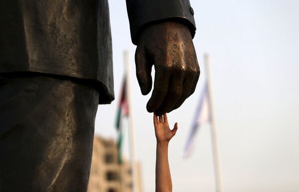 Нельсон Манделага ачылган эстелик, Палестина - Sputnik Кыргызстан