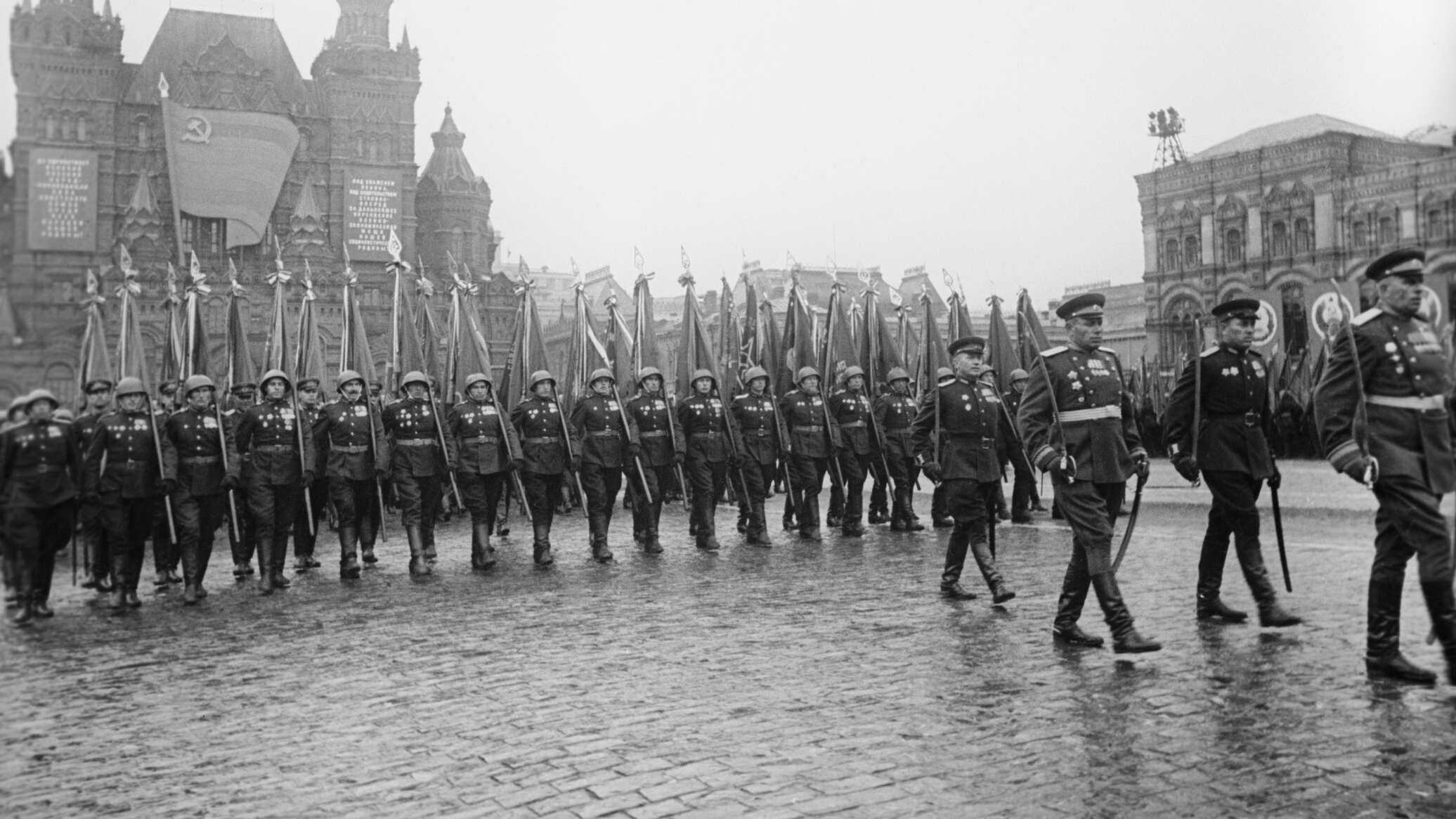 Победа 1 июня. Парад Победы 1945г. Первый парад Победы 24 июня 1945 года. Первый парад Победы в Москве 1945.