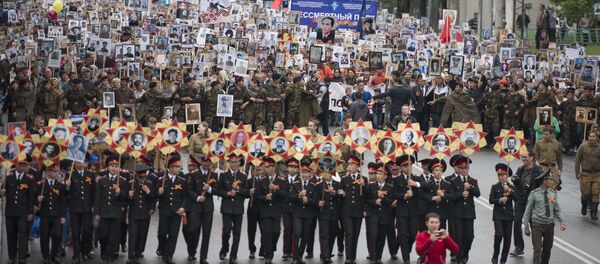 Өчпөс полк жүрүшү. Архив - Sputnik Кыргызстан
