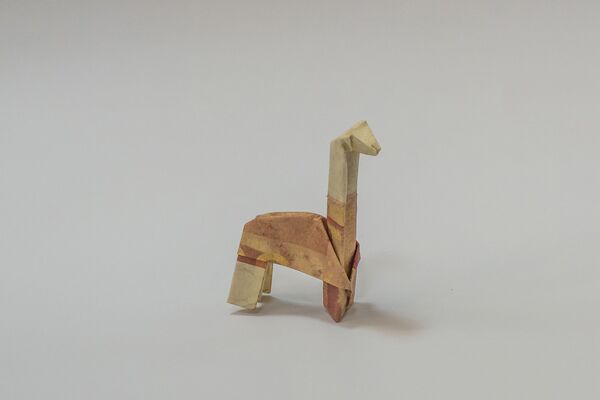 Оригами из сомовых купюр разного номинала - Sputnik Кыргызстан