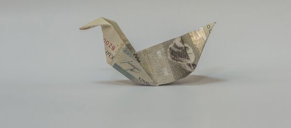 Оригами из сомовых купюр разных номиналов - Sputnik Кыргызстан