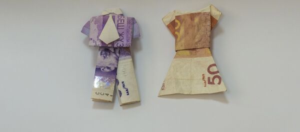 Оригами из сомовых купюр разных номиналов Оригами из сомовых купюр разных номиналов - Sputnik Кыргызстан