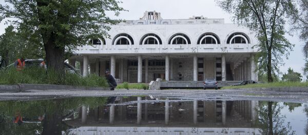 Бишкектеги мурдагы Нарын ресторанынын имараты. Архив - Sputnik Кыргызстан