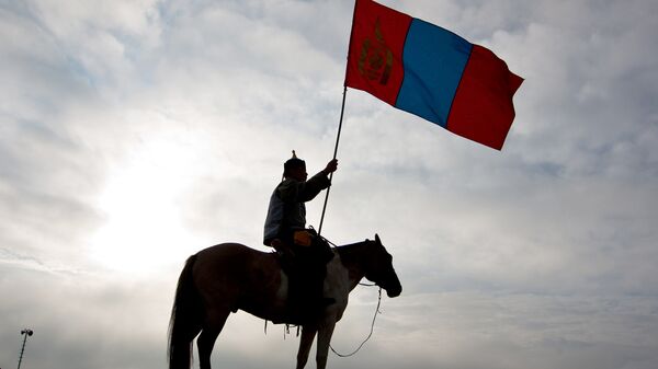 Всадник с флагом Монголии - Sputnik Кыргызстан