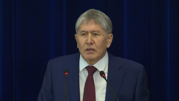 Атамбаев Элдик парламент жана өзүнүн отставкасы тууралуу - Sputnik Кыргызстан