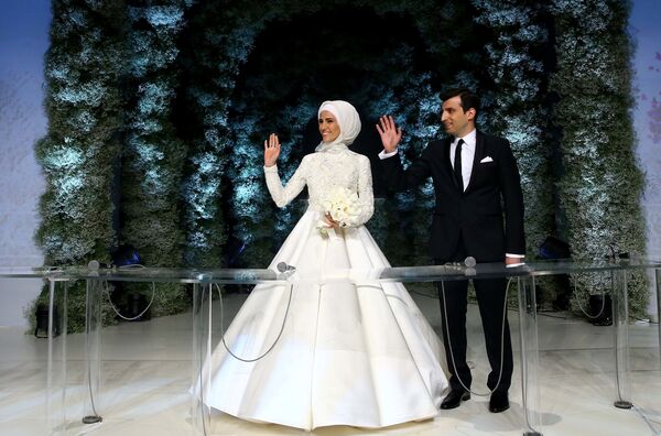 Младшая дочь президента Турции Тайипа Эрдогана Сумейе вышла замуж за одного из руководителей крупного оборонно-промышленного предприятия Сельчука Байрактара в западной части Стамбул - Sputnik Кыргызстан