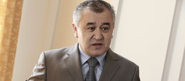 ЖК депутаты Өмүрбек Текебаевдин архивдик сүрөтү - Sputnik Кыргызстан