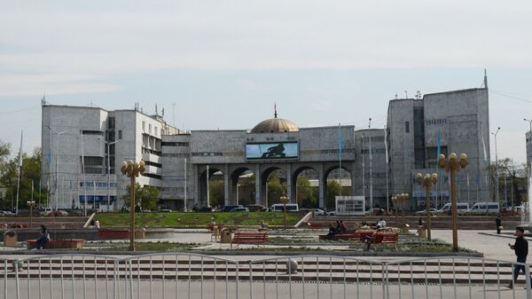 Вид на здание Агропрома и площадь Ала-Тоо в Бишкеке. Архивное фото - Sputnik Кыргызстан