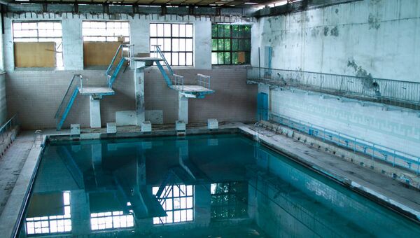 Бассейн в здании специализированной детско-юношеской школы олимпийского резерва Дельфин - Sputnik Кыргызстан