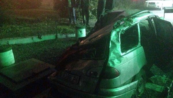 Водитель перевернувшегося в Бишкеке авто: за нами гналась милиция - Sputnik Кыргызстан