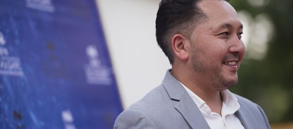 Ырчы жана актер Съездбек Искеналиевдин архивдик сүрөтү - Sputnik Кыргызстан