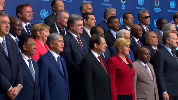 Президенты и премьеры 60 стран сфотографировались на саммите в Турции - Sputnik Кыргызстан