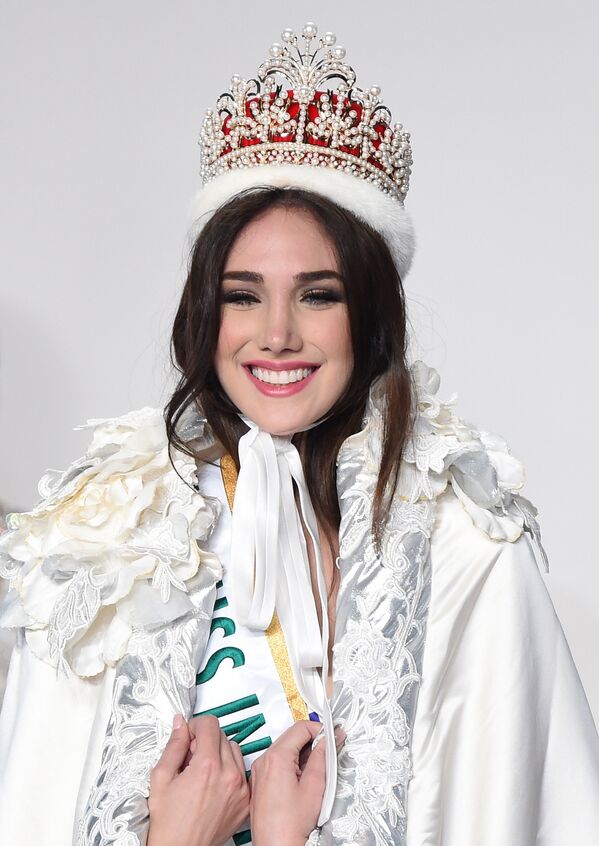 Венесуэлалык Эдимар Мартинез (Edymar Martinez) Miss International сынагын жеңгенден кийин. Токио шаары - Sputnik Кыргызстан