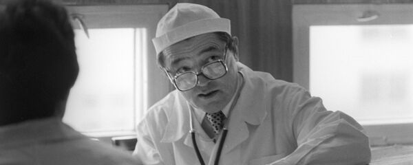 Врач-терапевт, директор Научно-исследовательского института кардиологии при Министерстве здравоохранения КР, член-корреспондент Академии медицинских наук СССР Мирсаид Мирхамидович Миррахимов - Sputnik Кыргызстан