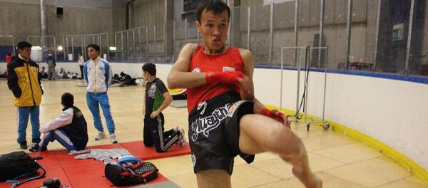 Кыргызстанский тайбоксер Мирбек Сарткалмаков на чемпионате мира в Швеции Кыргызстанский тайбоксер Мирбек Сарткалмаков на чемпионате мира в Швеции - Sputnik Кыргызстан