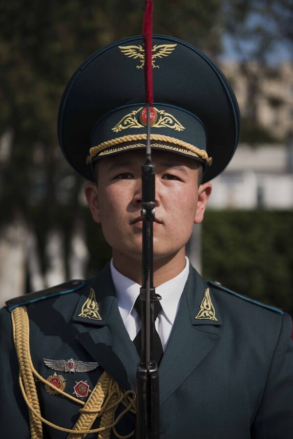 Офицер Национальной гвардии КР во время учения - Sputnik Кыргызстан