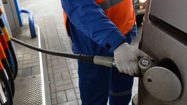 Акцизы на бензин и дизельное топливо повысили с 1 апреля - Sputnik Кыргызстан