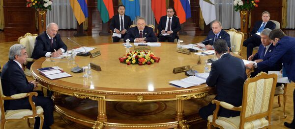 Заседание в Астане Высшего Евразийского экономического совета на уровне глав государств в узком составе. Архивное фото - Sputnik Кыргызстан