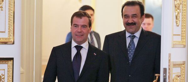 Председатель правительства России Дмитрий Медведев и премьер-министр Казахстана Карим Масимов (слева направо). Архивное фото - Sputnik Кыргызстан