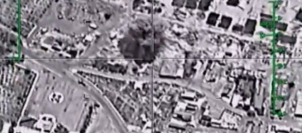 Кадры уничтожения российскими Су-34 нефтяных объектов ИГ в Сирии - Sputnik Кыргызстан