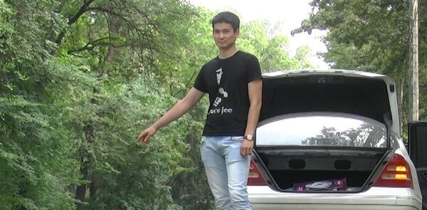 Бензин жок калды соцэксперименти: Болот Ибрагимов айдоочулардын акча сурады Бензин жок калды соцэксперименти: Болот Ибрагимов айдоочулардын акча сурады - Sputnik Кыргызстан