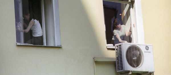Кондиционер у окна. Архивное фото Кондиционер у окна. Архивное фото - Sputnik Кыргызстан