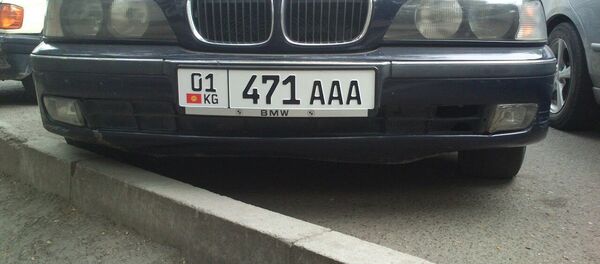 Машина с новыми автомобильными номера на улицах Бишкека. Архивное фото - Sputnik Кыргызстан