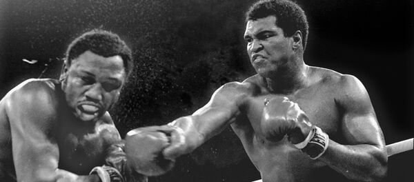 Чемпион по боксу Мухаммед Али - Sputnik Кыргызстан
