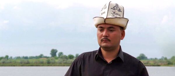 Атактуу төкмө акын Жеңишбек Жумакадыр. Архив - Sputnik Кыргызстан