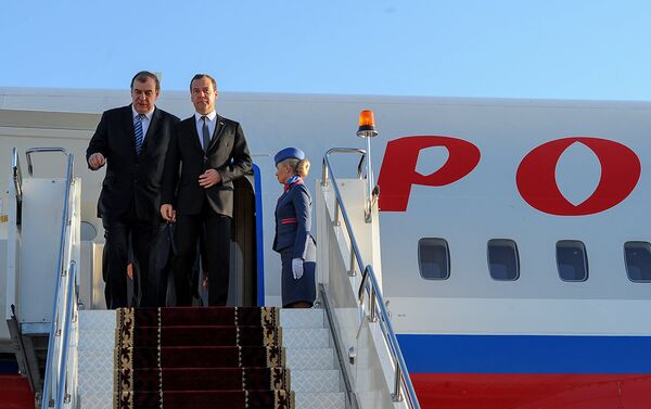 Кыргызстан с официальным визитом прибыл премьер-министр РФ Дмитрий Медведев. - Sputnik Кыргызстан