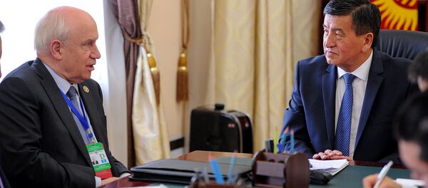 Премьер-министр Сооронбай Жээнбеков КМШнын Аткаруу катчысы Сергей Лебедевди кабыл алды. - Sputnik Кыргызстан
