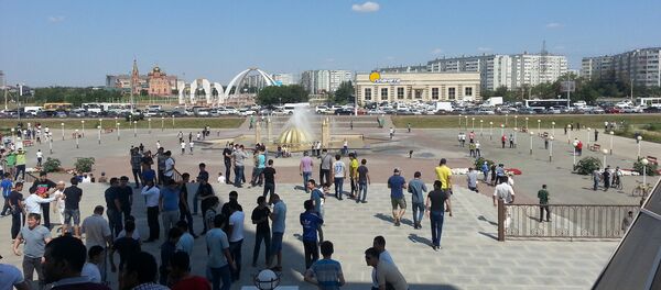 Жители города Актобе в Казахстане. Архивное фото - Sputnik Кыргызстан