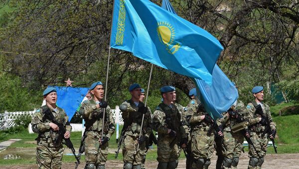 Военнослужащие вооруженных сил Республики Казахстан. Архивное фото - Sputnik Кыргызстан