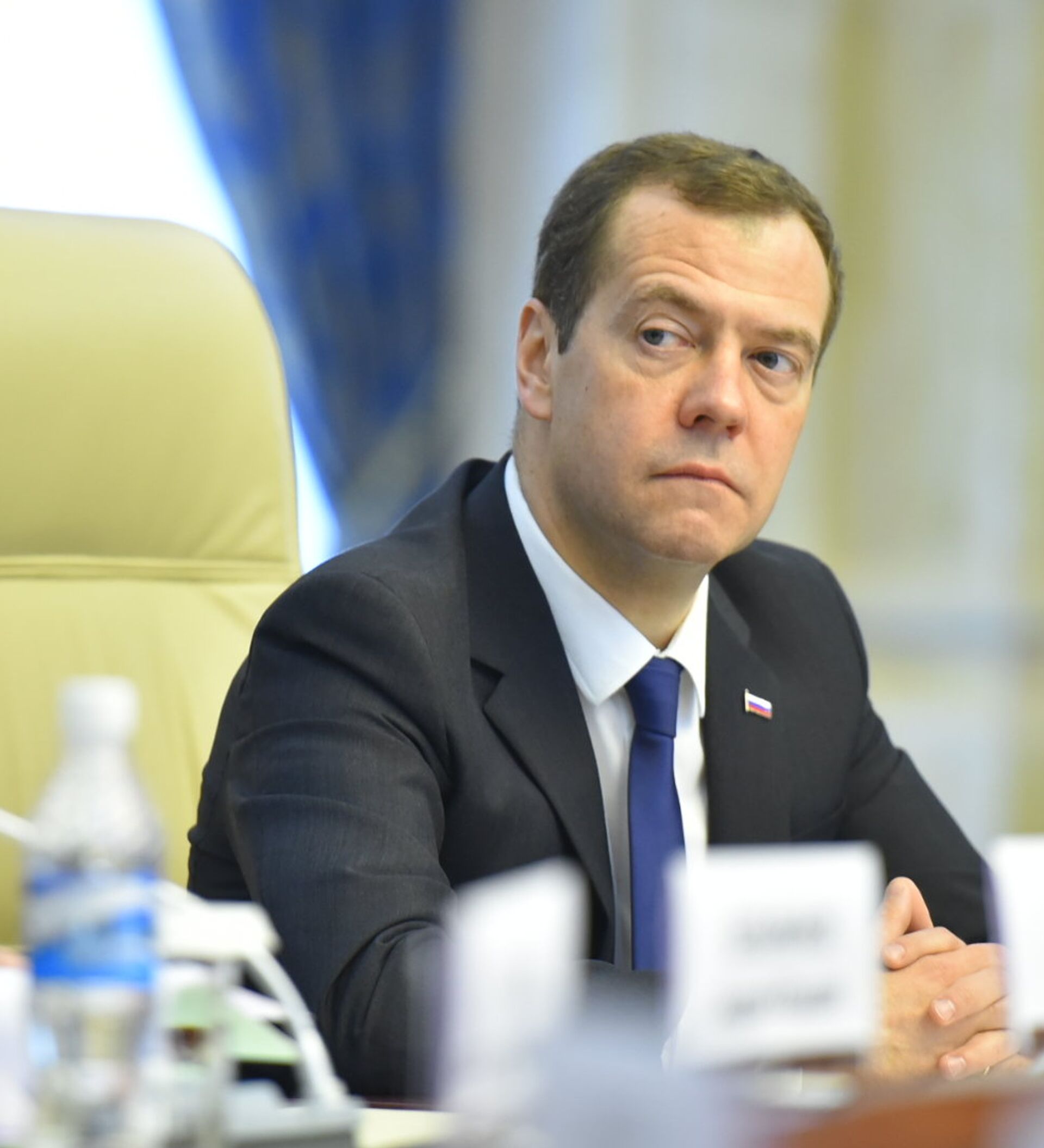Новый российский премьер. ДИЗО Медведев. Вице-премьер России сейчас Сафоев. Д. Медведев в Оренбурге в национальной деревне.