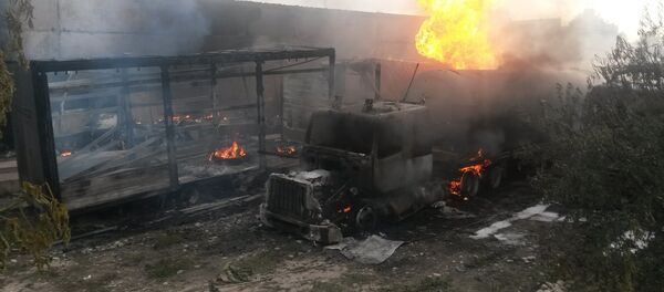 Пожар бензовоза на улице Фучика — по дороге в аэропорт Манас - Sputnik Кыргызстан