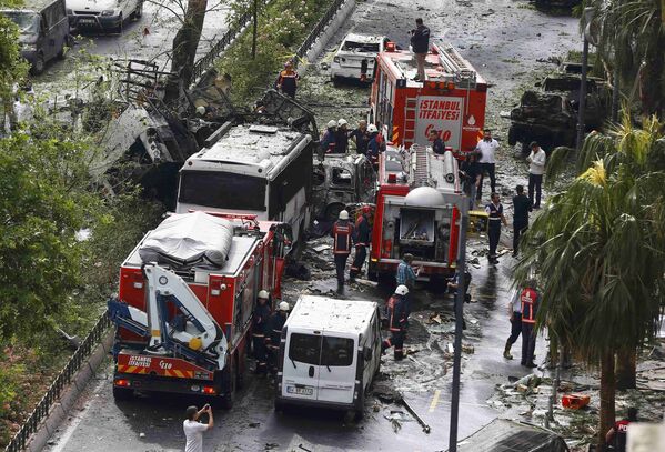 Взрыв неподалеку от автобусной остановки в Стамбуле - Sputnik Кыргызстан