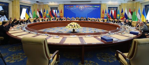 Көз карандысыз мамлекеттер шериктештигине мүчө мамлекеттердин өкмөт башчылар кеңешинин кезектеги жыйыны Көз карандысыз мамлекеттер шериктештигине мүчө мамлекеттердин өкмөт башчылар кеңешинин кезектеги жыйыны - Sputnik Кыргызстан