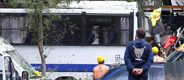 Последствия взрыва у автобусной остановки в Стамбуле, Турция - Sputnik Кыргызстан