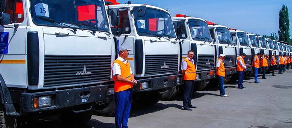 Тазалык муниципалдык ишканасына таштандыларды чогултуучу 32 унаа берилди. - Sputnik Кыргызстан