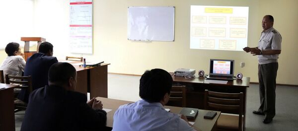 Учебные сборы по территориальной обороне Генерального штаба Вооруженных сил КР Учебные сборы по территориальной обороне Генерального штаба Вооруженных сил КР - Sputnik Кыргызстан