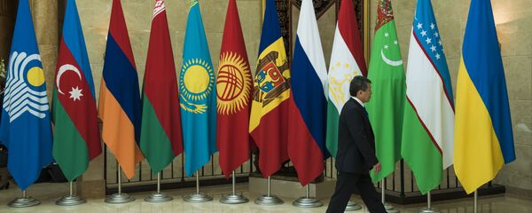 Флаги стран СНГ на заседании Совета глав правительств стран СНГ в Бишкеке. Архивное фото - Sputnik Кыргызстан