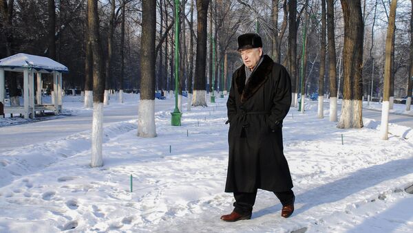 Последняя фотосессия писателя Чингиза Айтматова в КР - Sputnik Кыргызстан