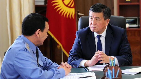Премьер-министр Сооронбай Жээнбеков бүгүн, 10-июнда,  ички иштер министри Кашкар Жунушалиевди кабыл алды. - Sputnik Кыргызстан
