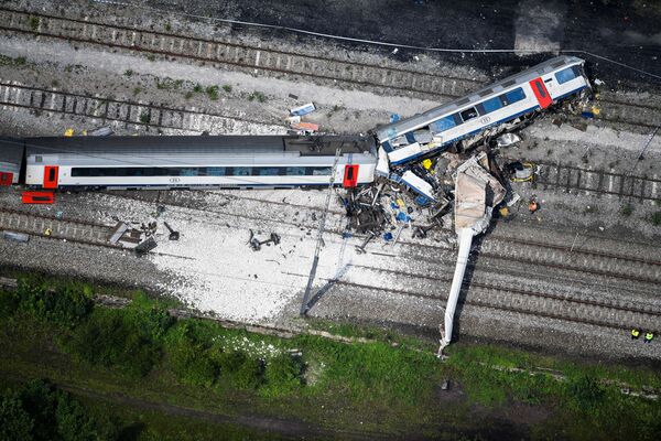 Авария пассажирского поезда в Бельгии - Sputnik Кыргызстан