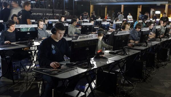 Компьюдердик оюн боюнча турнирдин катышуучулары. Архив - Sputnik Кыргызстан