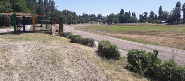 Озеро Комсомольское весной без воды - Sputnik Кыргызстан