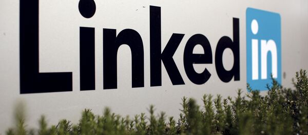 Логотип социальной сети LinkedIn. Архивнео фото - Sputnik Кыргызстан