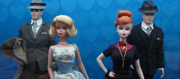 Куклы мужчин и женщин. Архивное фото - Sputnik Кыргызстан