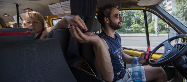 Работа водителя маршрутного такси в Омске - Sputnik Кыргызстан